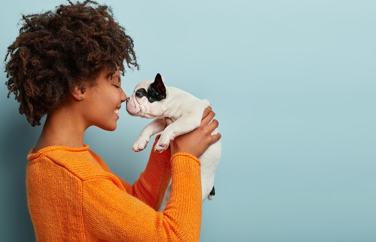 https://migrated.healthier-pets.com/wp-content/uploads/2022/06/bigstock-Sideways-Shot-Of-Pleased-Charm-393185411.jpg
